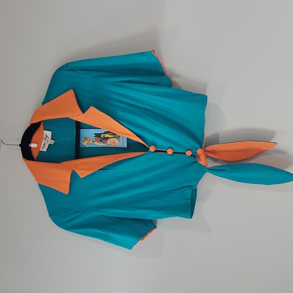 Bettie Page tie top